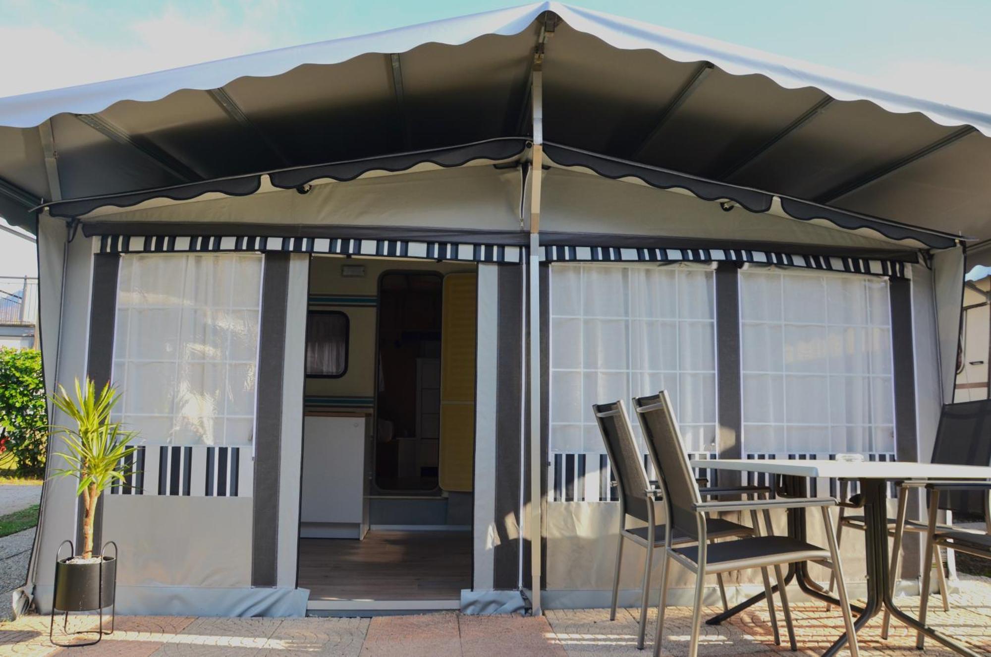 Camping Italia 90 Caravans 多马索 外观 照片